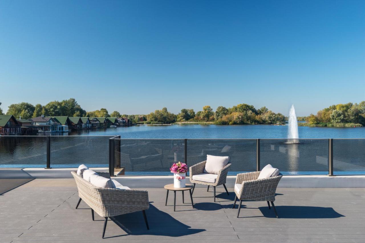 Riviera Zoloche Resort & Spa Vishenki  Bagian luar foto